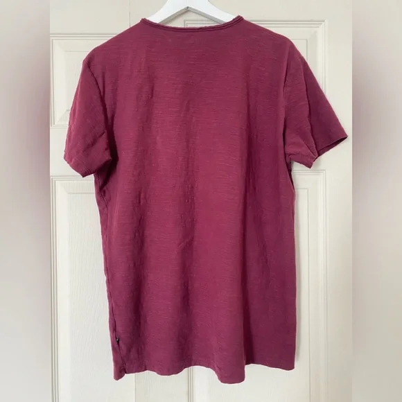 Men's Burgundy V-Neck T-Shirt Size L - Picture 3 of 4